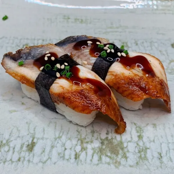 Nigiri de anguila