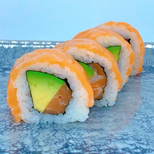 Salmón uramaki