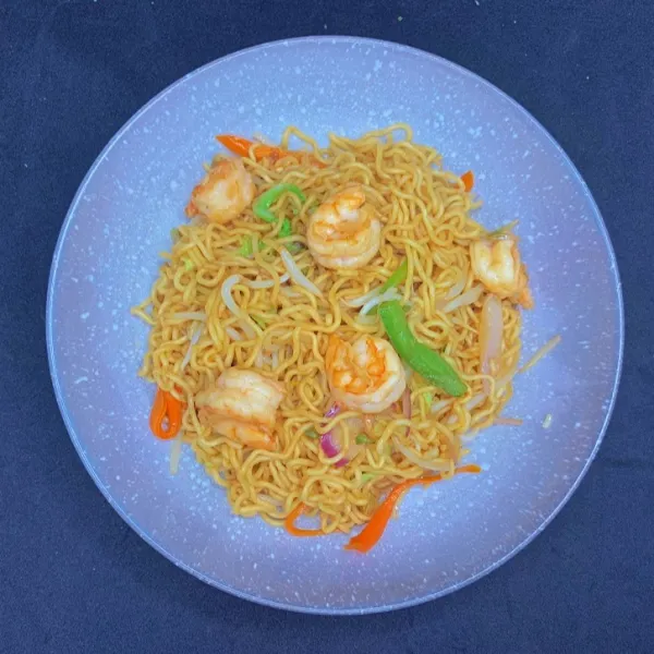 Yakisoba con gambas